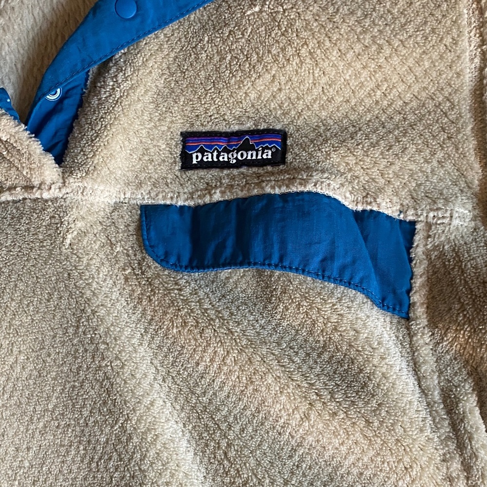 Patagonia Tan and Blue Snap-T Fleece Women’s L - Picture 3 of 5